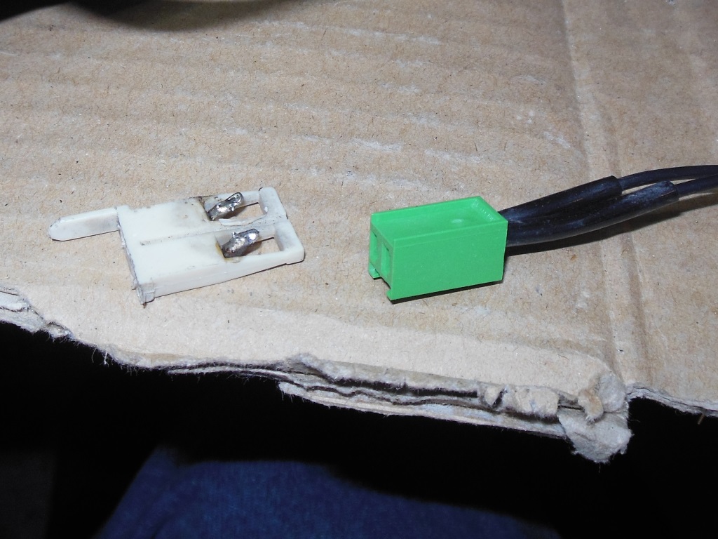 MTC-900 degauss connector