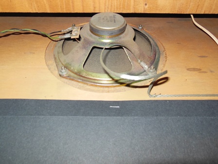 Universal cabinet speaker