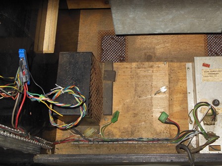 Installed wiring loom, bottom