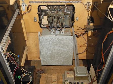 Installed wiring loom, front