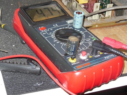 4.7uF non-polar cap - good