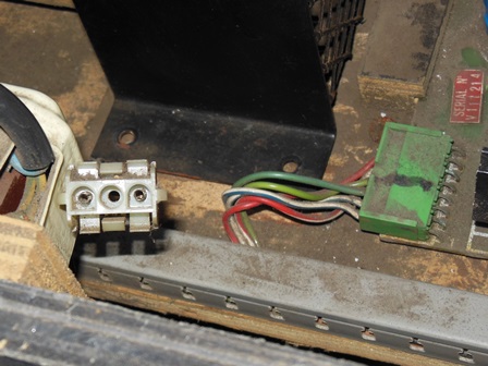 Cabinet fan connector