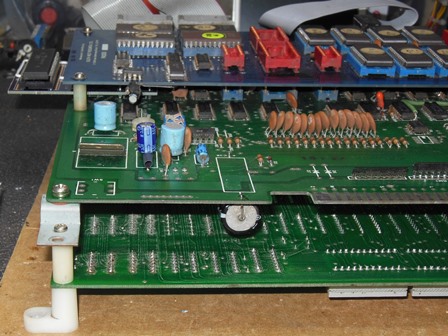 Capacitor reverse mounting