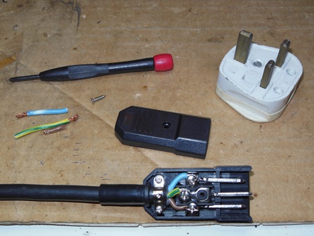 IEC-C14 plug fitting