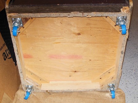 Puck Man base with castors