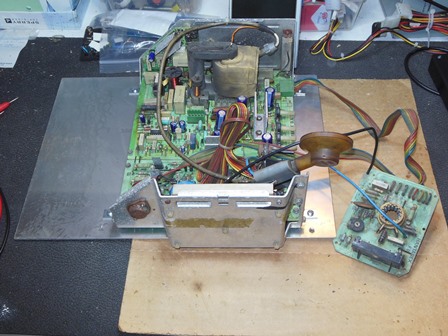 Hantarex MTC-900 FB chassis on the bench