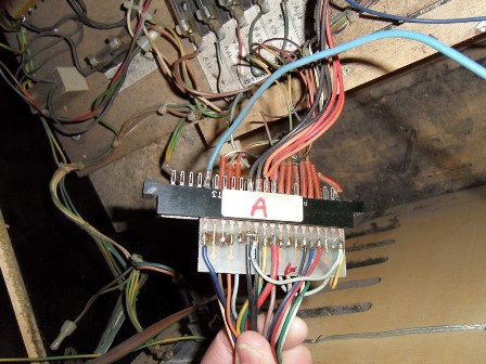 Cabinet edge connector side A