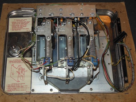 Zaccaria coin door credit button - back