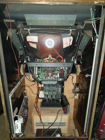 Zaccaria Track'n'Field upright, inside