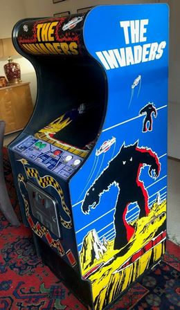 Zaccaria The Invaders upright in a Dodgem style cabinet