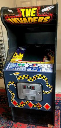 Zaccaria The Invaders upright in a Dodgem style cabinet