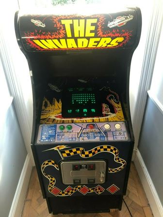 Zaccaria The Invaders upright in a Dodgem style cabinet