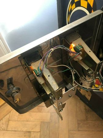 Zaccaria The Invaders upright in a Dodgem style cabinet