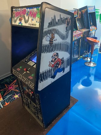 Midway Domino Man upright